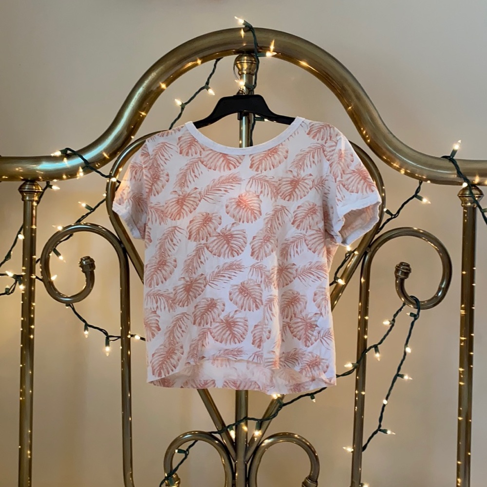 Messy Bun Leaf Print Pink Tshirt
